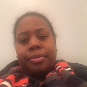 Meet your Posher, Zina